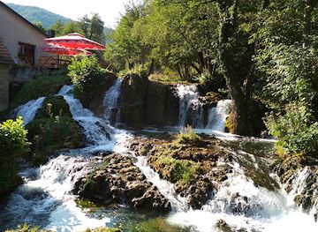 bosnia-and-herzegovina/una-sana-canton/attraction/small-waterfalls-martin-brod