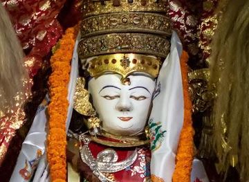 nepal/nagarkot/attraction/seto-machhindra-nath-temple