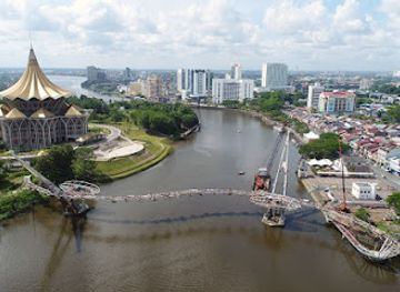 malaysia/kuching/attraction/golden-anniversary-bridge