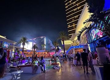 kentucky/henderson/attraction/ebc-at-night