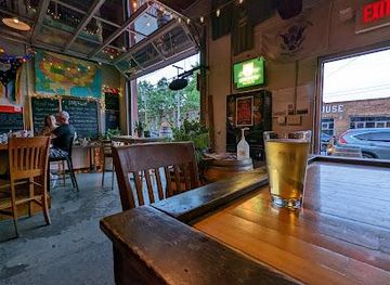 ohio/akron/attraction/brick-and-barrel