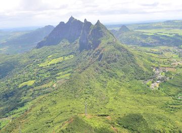 mauritius/flacq/attraction/le-pouce-mountain-peak