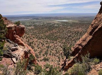 utah/kanab/attraction/bunting-trail-trailhead