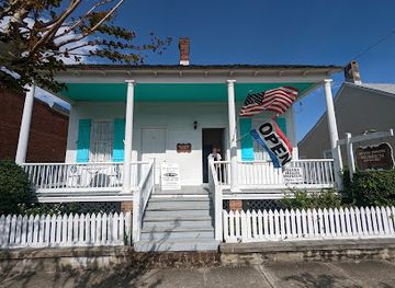 florida/pensacola-beach/attraction/the-quina-house-museum