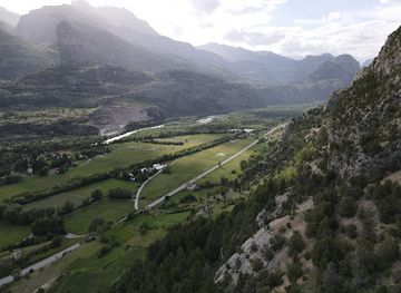 france/ecrins-national-park/attraction/sentier-des-thuriferes