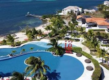 honduras/roatan/attraction/pristine-bay-beach-club