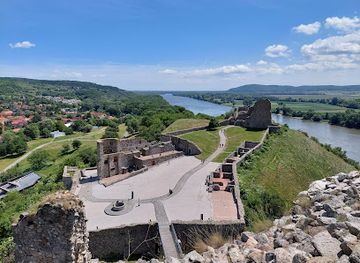slovakia/bratislava-region/attraction/hrad-devin