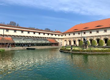 czechia/prague/hradcany/attraction/dripstone-wall