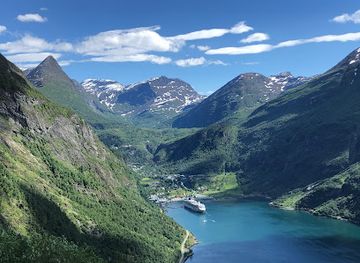 norway/more-og-romsdal/attraction/trollstigen-utsiktpunkt