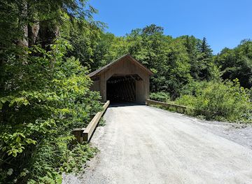 vermont/green-mountains-national-forest/attraction/brown-covered-bridge
