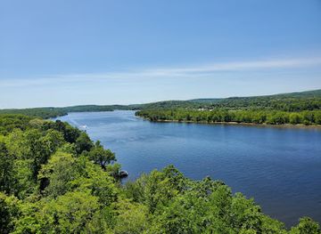 connecticut/hammonasset-beach-state-park/attraction/gillette-castle-state-park