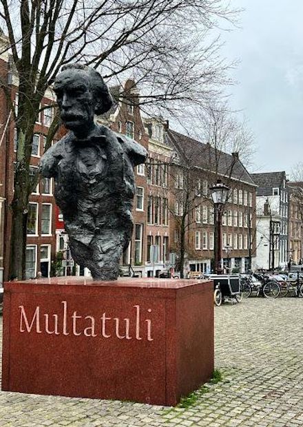 Multatuli Statue