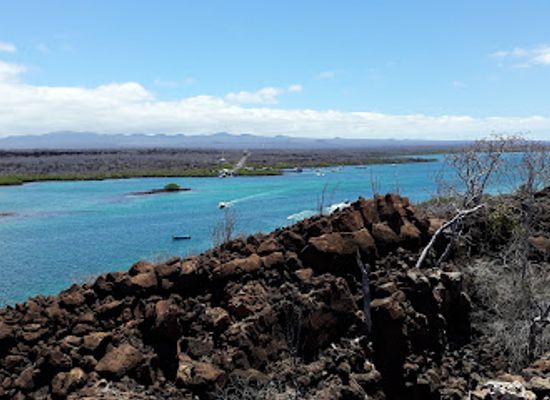 ecuador/galapagos-islands/attraction/los-gemelos