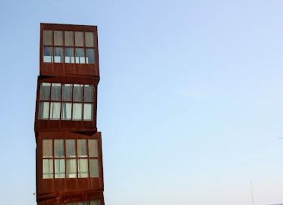 spain/barcelona/attraction/l-estel-ferit