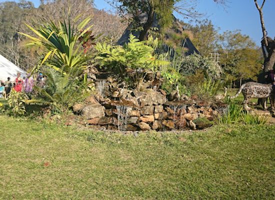 zimbabwe/eastern-highlands/attraction/vumba-gateway-gardens-and-curios
