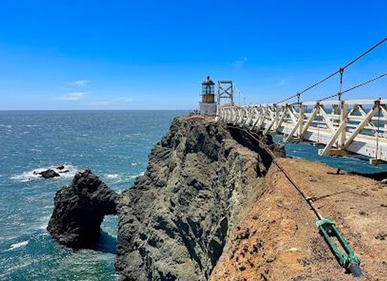 california/bay-area/attraction/point-bonita-lighthouse