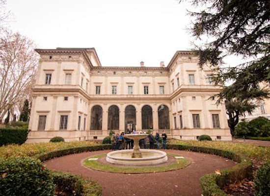 italy/rome/trastevere/attraction/villa-farnesina