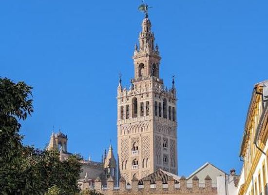 spain/seville/attraction/pl-del-patio-de-banderas