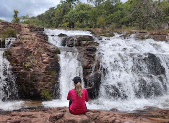 brazil/chapada-dos-veadeiros/attraction/cachoeira-macaquinhos