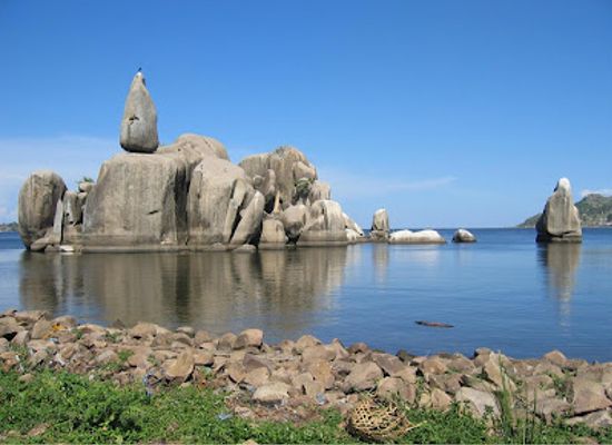 tanzania/mwanza/attraction/bismarck-rock