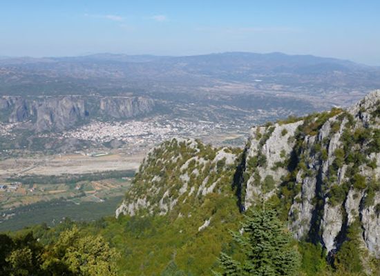 greece/meteora/attraction/meteora-view-above