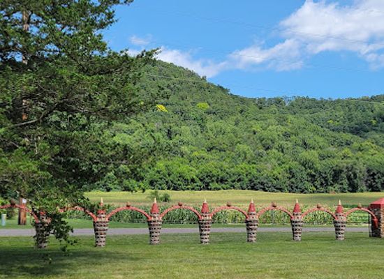 wisconsin/great-river-road/attraction/prairie-moon-sculpture-gardens