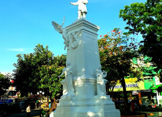philippines/bicol-region/attraction/plaza-rizal