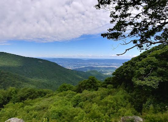 virginia/luray-caverns/attraction/crescent-rock-overlook