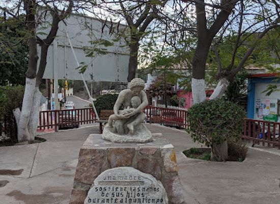 mexico/mulege/attraction/monumento-a-la-madre
