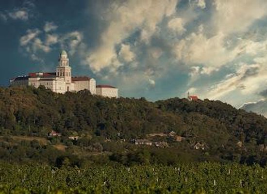 hungary/bakony/attraction/pannonhalma-archabbey