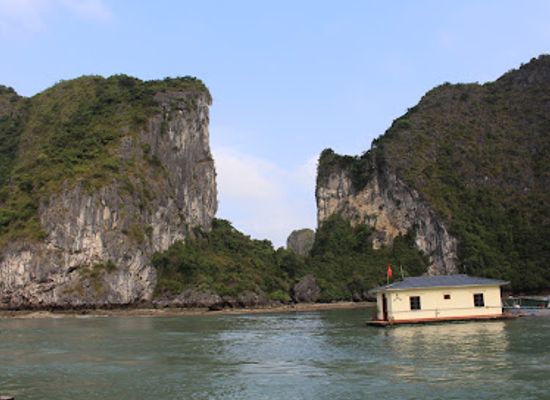 vietnam/red-river-delta/attraction/vung-vieng-fishing-village