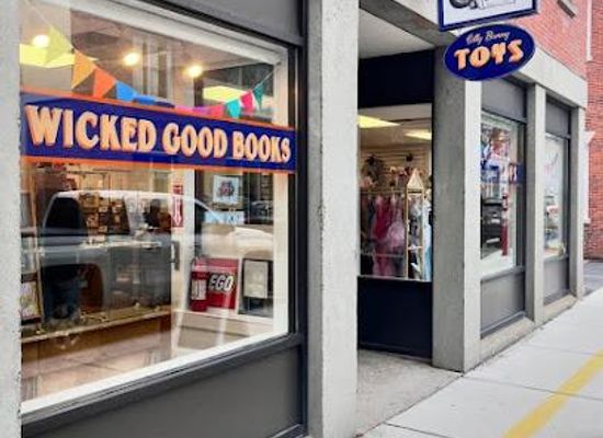 iowa/newton/attraction/wicked-good-books