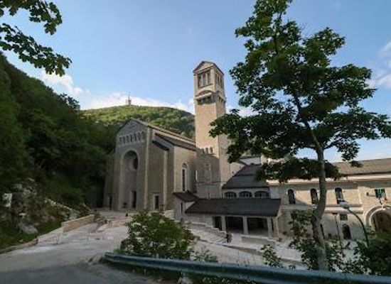 italy/sannio/attraction/sanctuary-of-montevergine