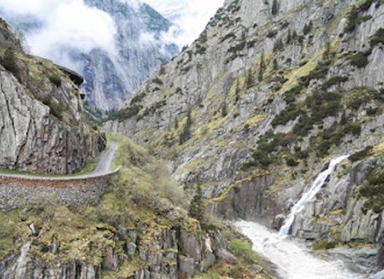 switzerland/uri/attraction/suvorov-monument