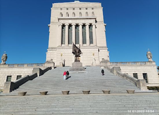 indiana/crossroads-of-america/attraction/indiana-war-memorial-museum