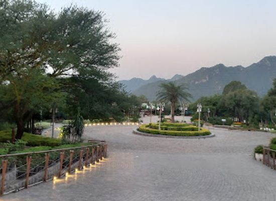pakistan/rama-valley/attraction/daman-e-koh-view-point