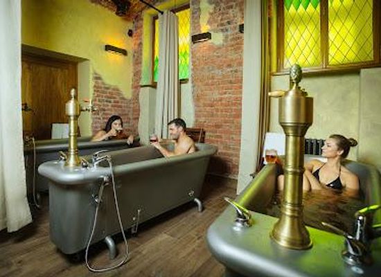 czechia/prague/attraction/beer-baths-letna