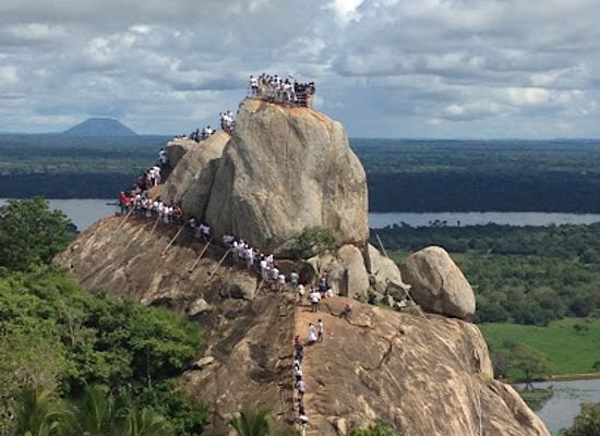 sri-lanka/anuradhapura-district/attraction/mihintale-rock