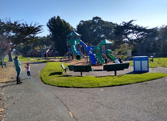 california/monterey/attraction/laguna-grande-regional-park-monterey-side