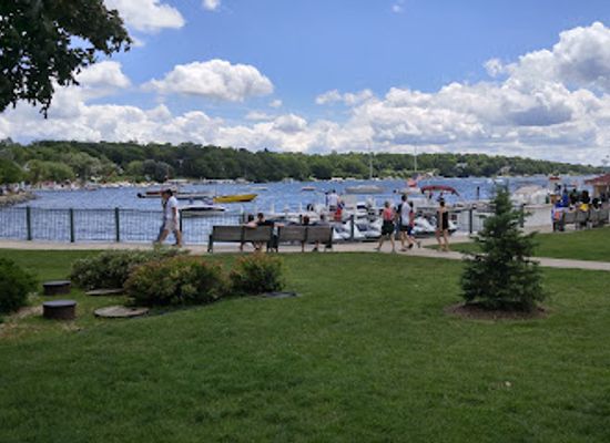 wisconsin/lake-geneva/attraction/lake-geneva-public-beach