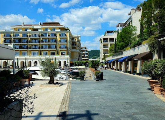 montenegro/herceg-novi/attraction/brunnen-port