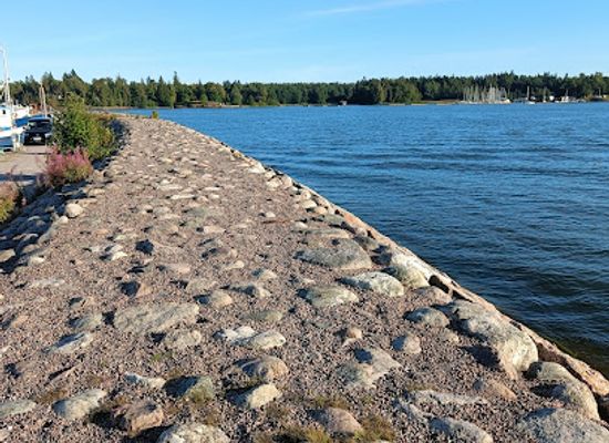 finland/uusimaa/attraction/herttoniemenranta-breakwater