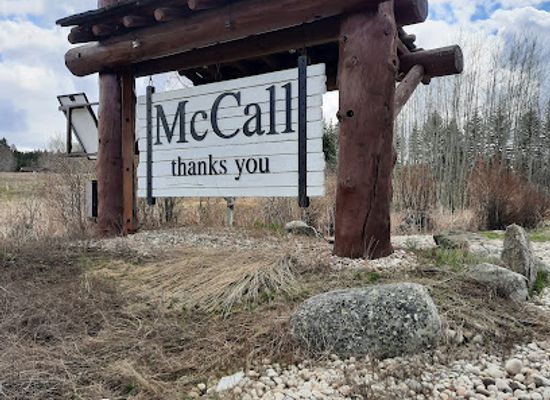 idaho/salmon-river/attraction/mccall-welcome-sign