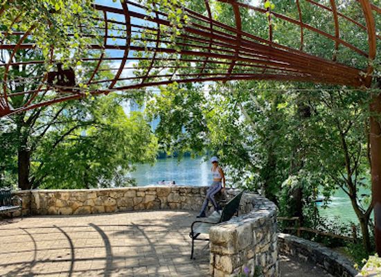 texas/mckinney-falls-state-park/attraction/lou-neff-point