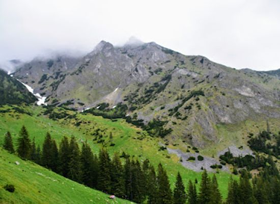 romania/retezat-national-park/attraction/fata-cu-lastuni