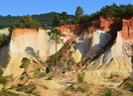 france/luberon/attraction/the-provencal-colorado