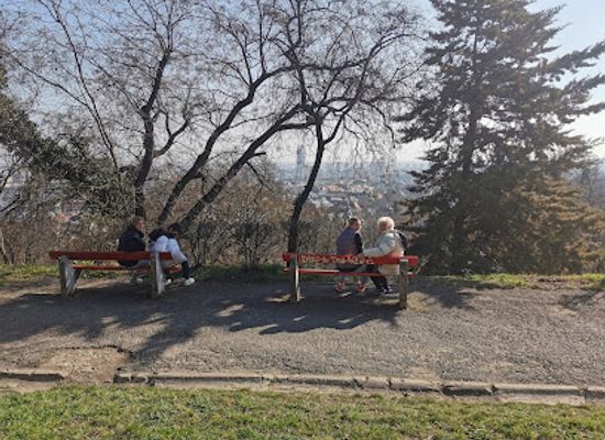 hungary/central-hungary/attraction/kolarovszki-zoltan-emlekdohanyzo