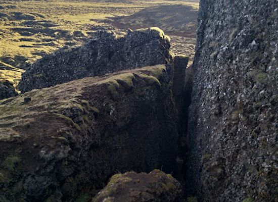iceland/southern-peninsula/attraction/lambafellsgja