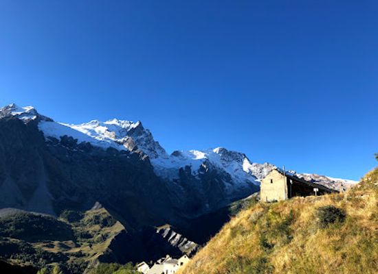france/ecrins-national-park/attraction/la-grotte-de-glace