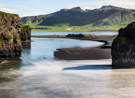 iceland/fimmvorduhals-pass/attraction/kirkjufjara-beach